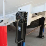 3 Axle-white-particle-transport semi-trailer-3-Landing Gear